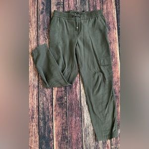 Old Navy women’s grey pants size small
